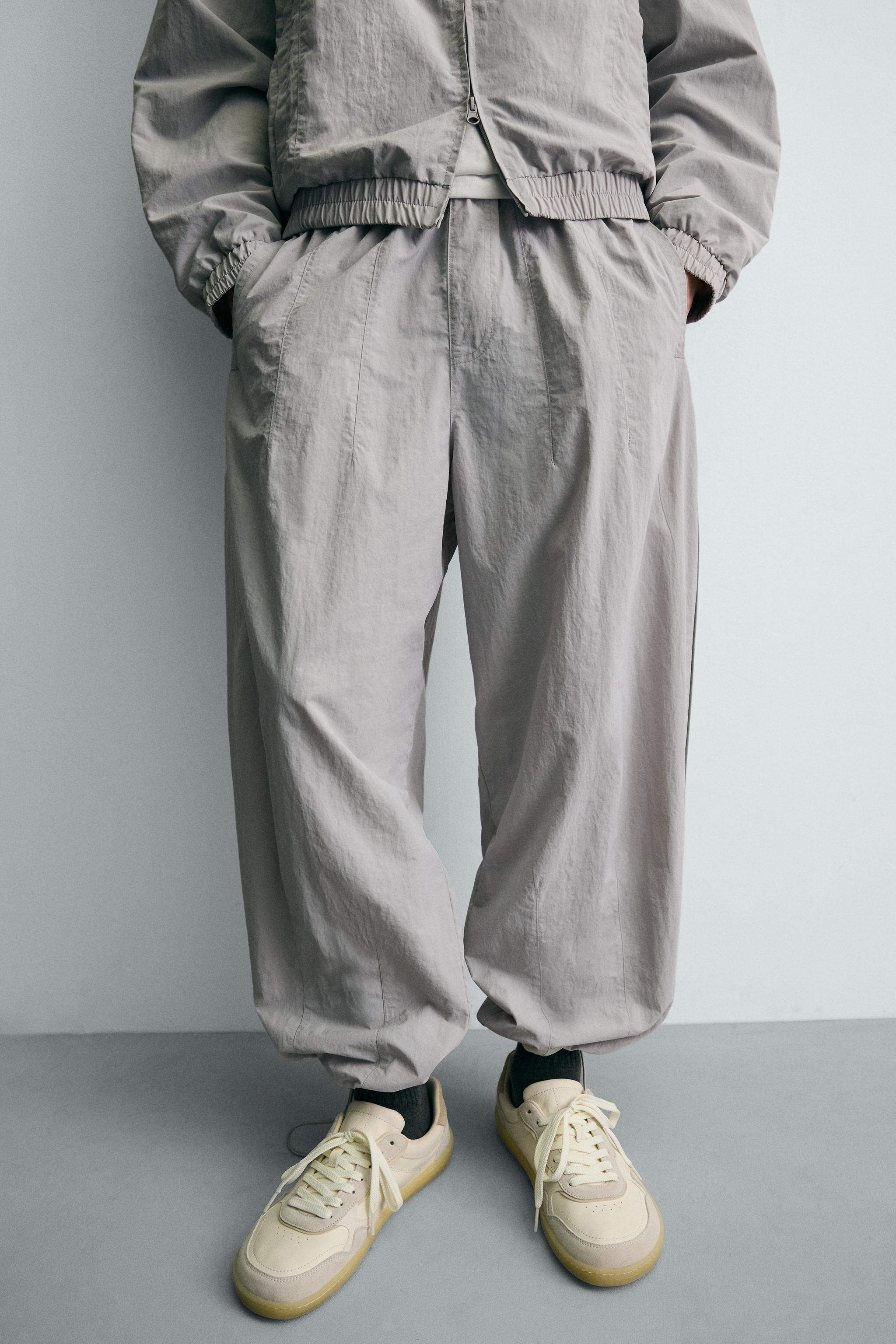 PANTALON JOGGER TECHNIQUE À BANDES CONTRASTE